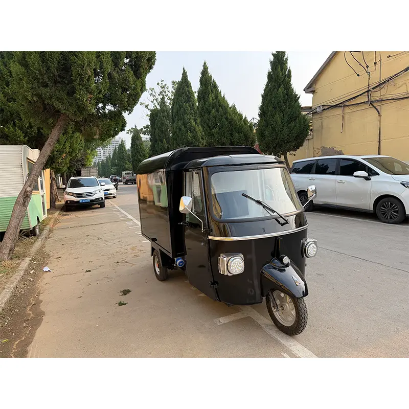 Električni komercialni prodajni tovornjak Piaggio